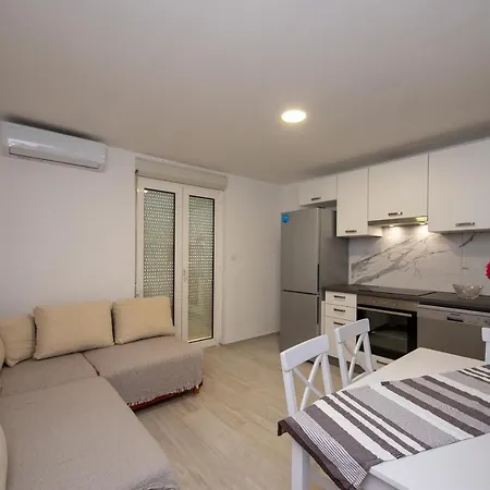 With A Parking Space - 21525 公寓 斯普利特